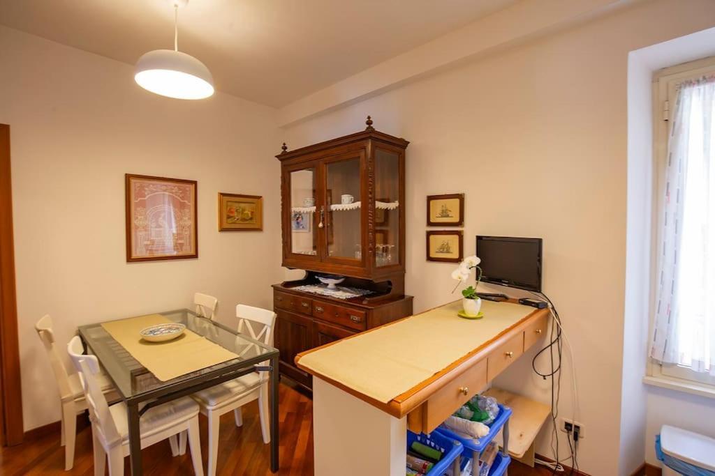 Dimora Al Colosseo, 2 Bedrooms 罗马 外观 照片