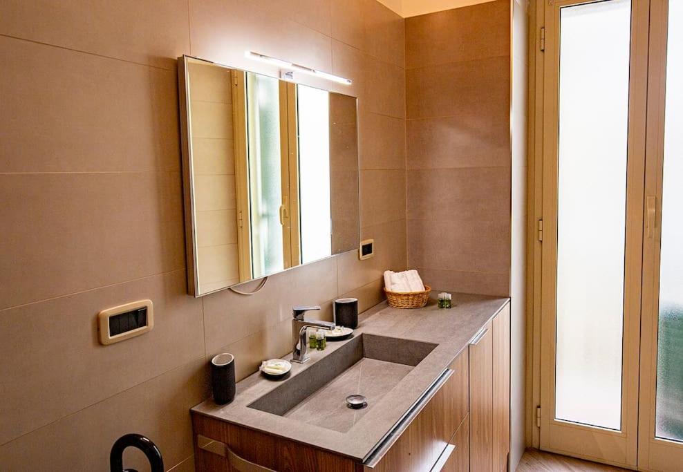 Dimora Al Colosseo, 2 Bedrooms 罗马 外观 照片