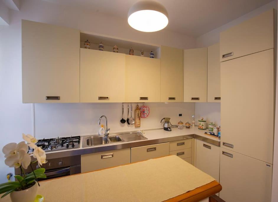 Dimora Al Colosseo, 2 Bedrooms 罗马 外观 照片